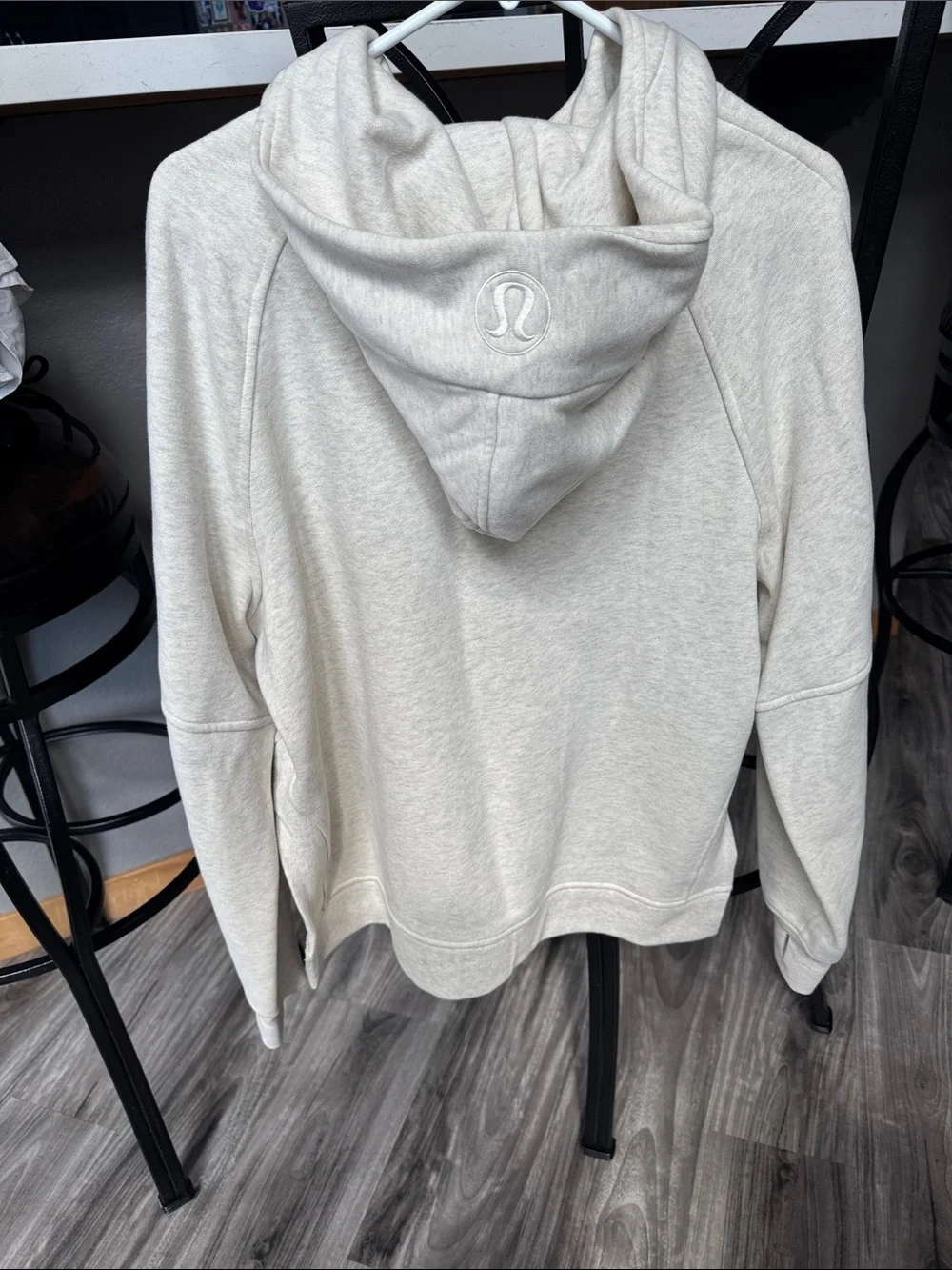 Lululemon Women’s Lightweight Cream & gray speckled cowl neck Hoodie Pullover.